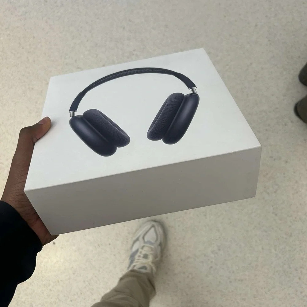 Apple AirPods Max in Space Gray